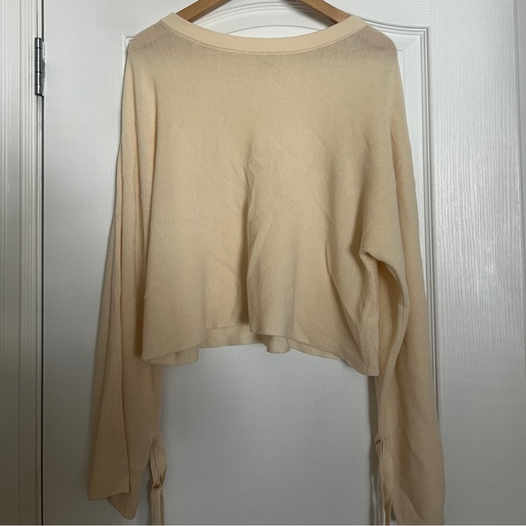ARITZIA Wilfred - Elegant Cream Knit with Ribbons - Picture 5 of 7